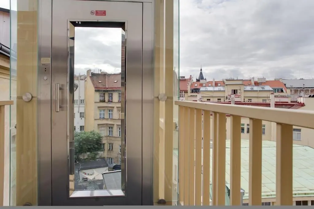 Unique City Centre Duplex, Prague Castle View, Roof Top Terrace Apartman